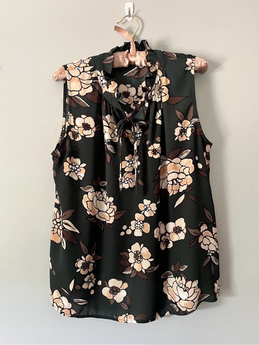 Ann Taylor Black Floral Tie-Neck Sleeveless Top